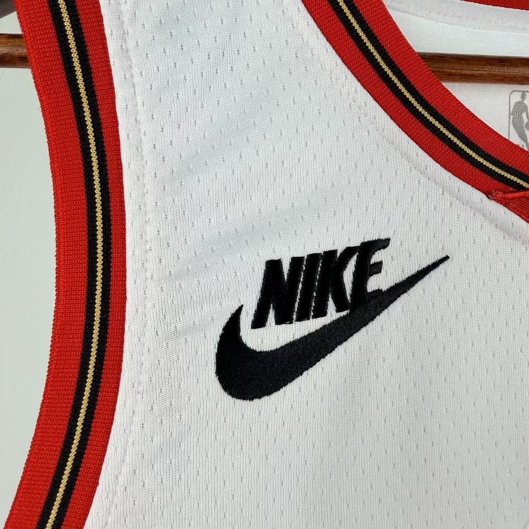 Saison 26 76ers Rétro Blanc n°21 Embiid